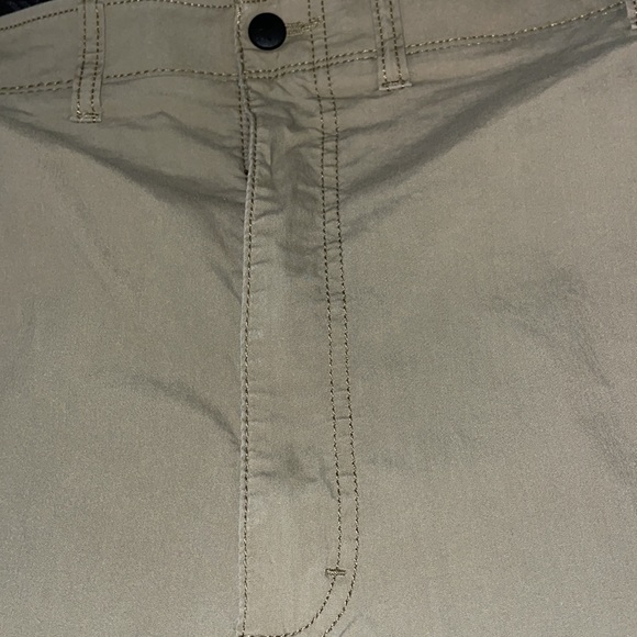 Khaki beige shorts - Picture 2 of 3